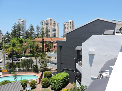 Grangewood Court Apartments - Tourism TAS 9
