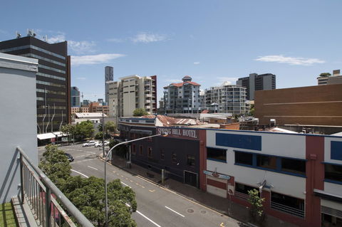 The Metropolitan Spring Hill - Tourism TAS 27