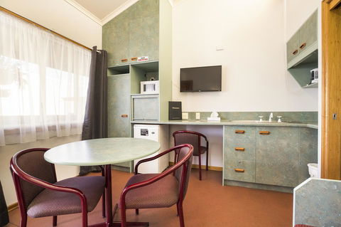 Downs Motel - Hobart Tourism 7