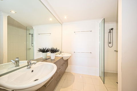 On The Bay Apartments - Hobart Tourism 18