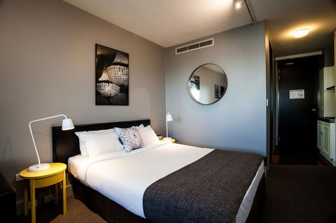 Ridge Apartment Hotel - Tourism TAS 38