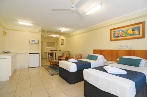 Cairns Queenslander Hotel & Apartments - Tourism TAS 8