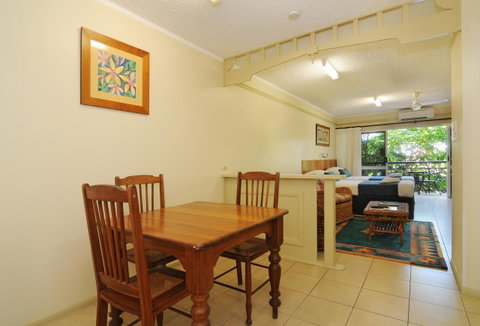 Cairns Queenslander Hotel & Apartments - Tourism TAS 21
