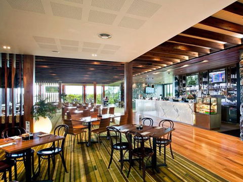 Eatons Hill Hotel - Hobart Tourism 6