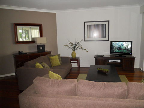 BeachView Apartments At Villa Paradiso - Hobart Tourism 9