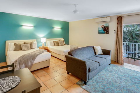 Coral Tree Inn - Hobart Tourism 6