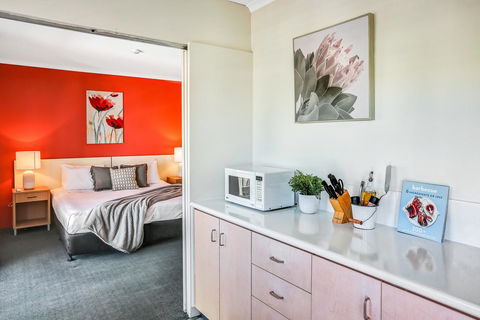 Coral Tree Inn - Hobart Tourism 3