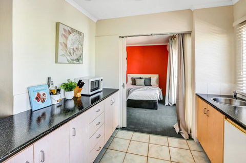 Coral Tree Inn - Hobart Tourism 27