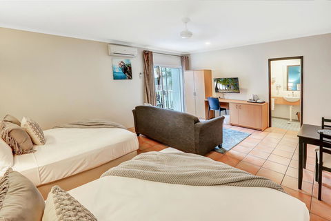 Coral Tree Inn - Hobart Tourism 15