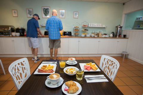 Coral Tree Inn - Hobart Tourism 8