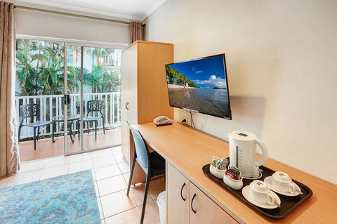 Coral Tree Inn - Hobart Tourism 12