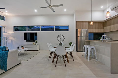 Oceans Edge Holiday Home - Hobart Tourism 5