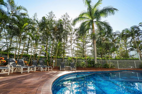 Oscar On Main Beach Resort - Tourism TAS 37