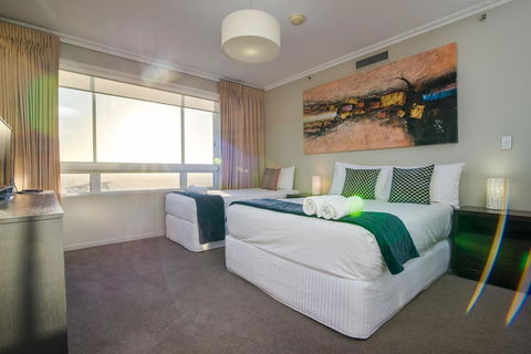 Oscar On Main Beach Resort - Tourism TAS 20