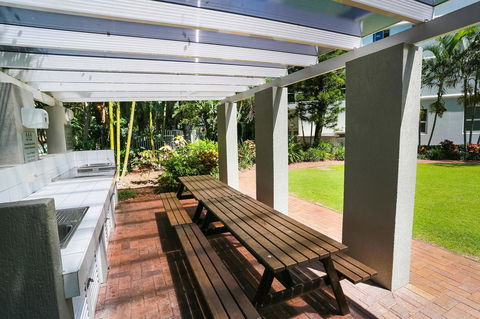 Oscar On Main Beach Resort - Tourism TAS 26