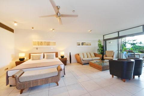 Club Tropical Resort - Official Onsite Reception & Check In - Hobart Tourism 32