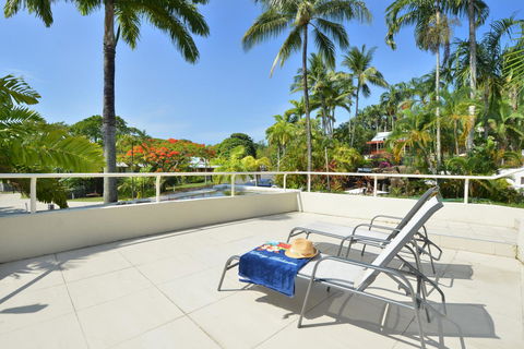 Club Tropical Resort - Official Onsite Reception & Check In - Hobart Tourism 9