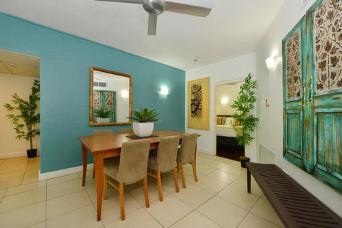 Club Tropical Resort - Official Onsite Reception & Check In - Hobart Tourism 30