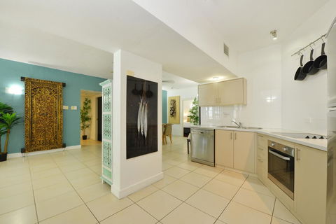 Club Tropical Resort - Official Onsite Reception & Check In - Hobart Tourism 29