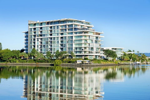 ULTIQA Freshwater Point Resort - Tourism TAS 21