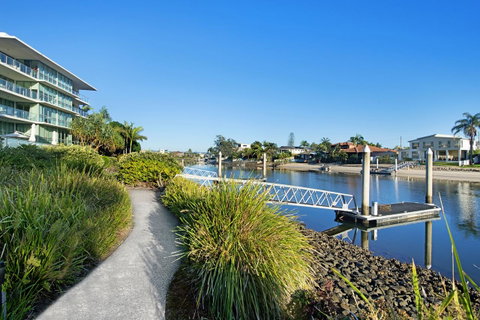 ULTIQA Freshwater Point Resort - Tourism TAS 20