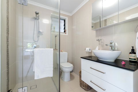 Private Guest Suite High On Currumbin Hill - Hobart Tourism 12