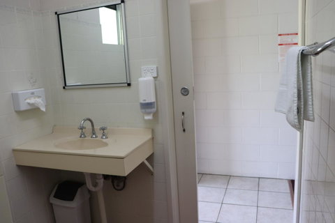 YAL Cairns - A Motel That Makes A Difference - Tourism TAS 20