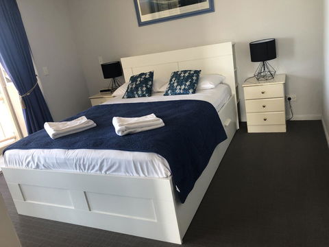 Wharf Boutique Apartments - Hobart Tourism 10