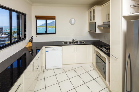 Jack And Newell Holiday Apartments - Hobart Tourism 34