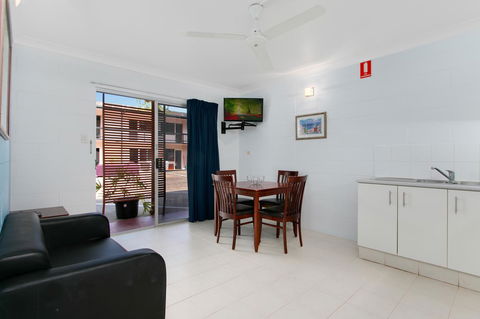Cairns City Palms - Hobart Tourism 22