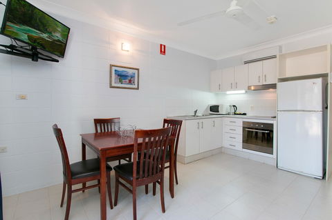Cairns City Palms - Hobart Tourism 21
