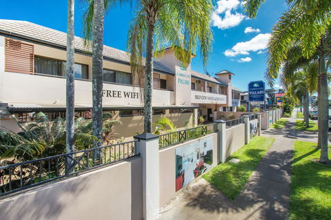 Cairns City Palms - Hobart Tourism 0