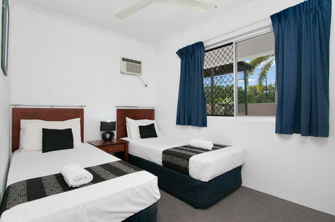 Cairns City Palms - Hobart Tourism 25