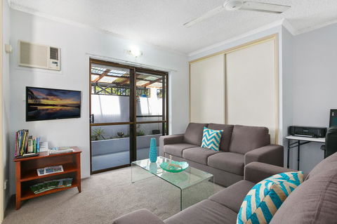 Cairns City Palms - Hobart Tourism 5