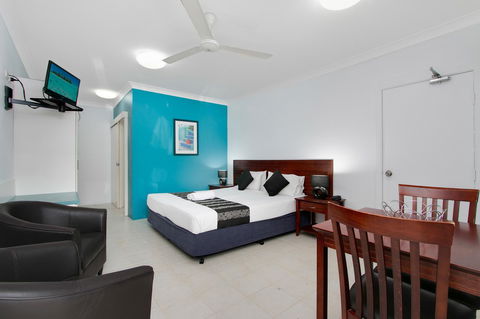 Cairns City Palms - Hobart Tourism 26