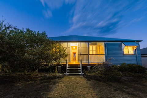 Apple Blossom Cottages - Hobart Tourism 0