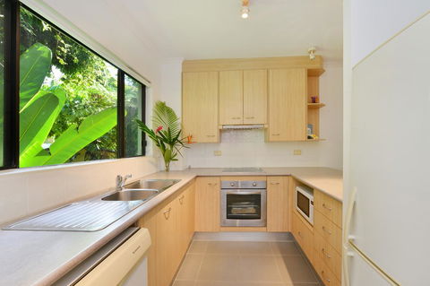 Tropical Reef Apartments - Hobart Tourism 30