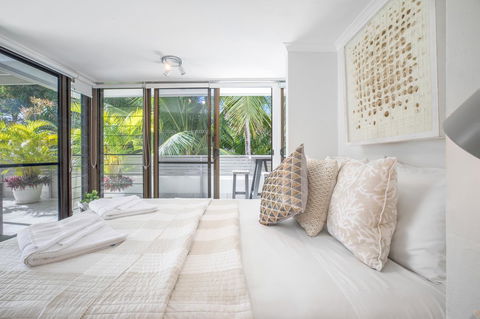 Tropical Reef Apartments - Hobart Tourism 4