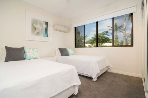 Tropical Reef Apartments - Hobart Tourism 8