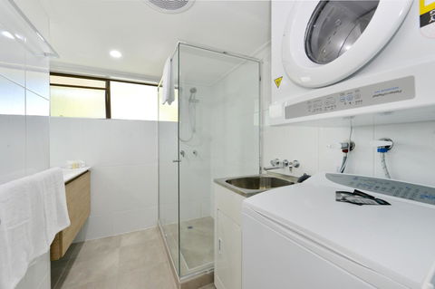 Tropical Reef Apartments - Hobart Tourism 18