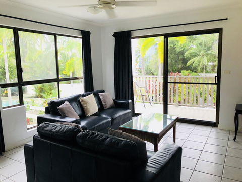 Tropical Reef Apartments - Hobart Tourism 27