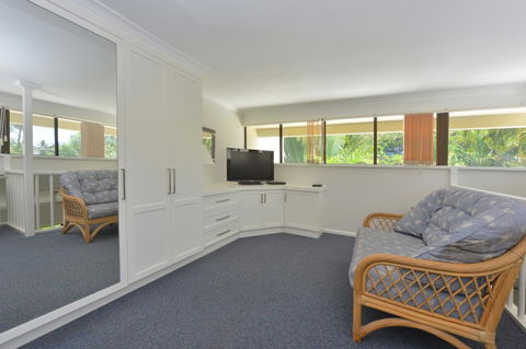 Driftwood Mantaray - Official Onsite Reception And Check In - Hobart Tourism 32