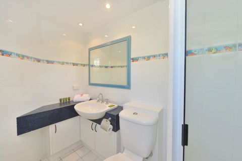 Driftwood Mantaray - Official Onsite Reception And Check In - Hobart Tourism 29