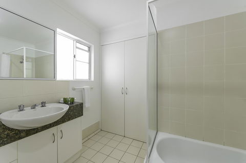 Tropical Nites Holiday Townhouses - Hobart Tourism 16