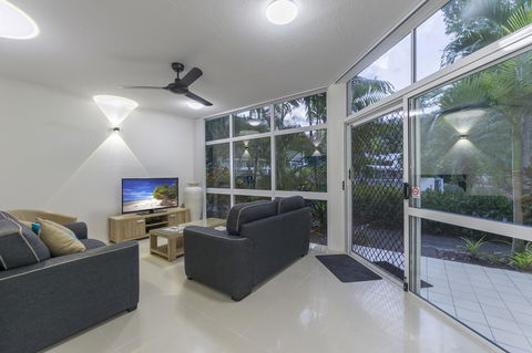 Tropical Nites Holiday Townhouses - Hobart Tourism 18