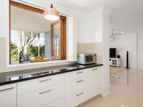 Briz Stays - Whites Road - Tourism TAS 9
