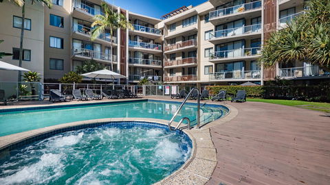 Swell Resort Burleigh Heads - Hobart Tourism 1