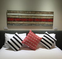 Calamvale Hotel Suites and Conference Centre - Tourism TAS