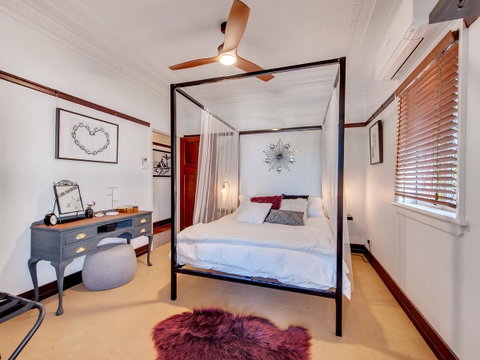 Anville Court - Tourism TAS 8