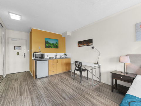 Central Brunswick Apartment Hotel - Hobart Tourism 15